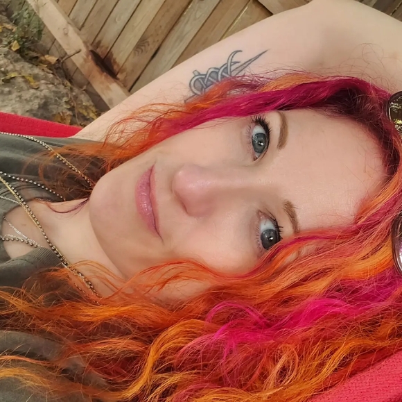 Meet your Posher Shopper, Victoria - Picture 7 of 7